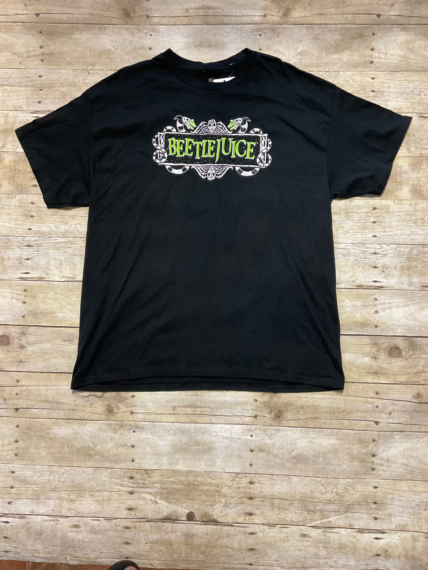 MENS BEETLEJUICE GRAPHIC TEE