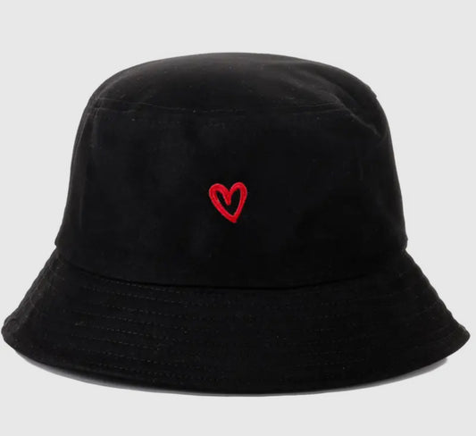 BLACK HEART BUCKET HAT