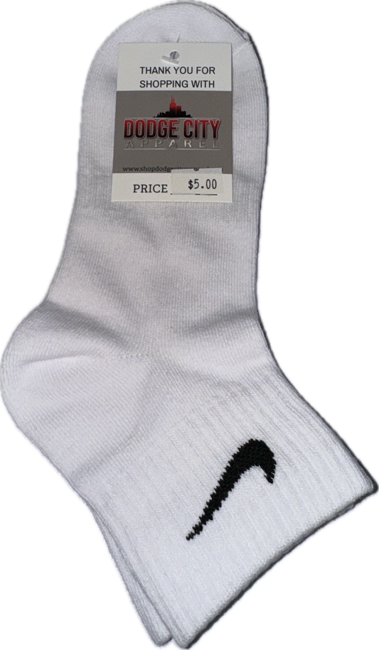 WHITE NIKE SOCKS