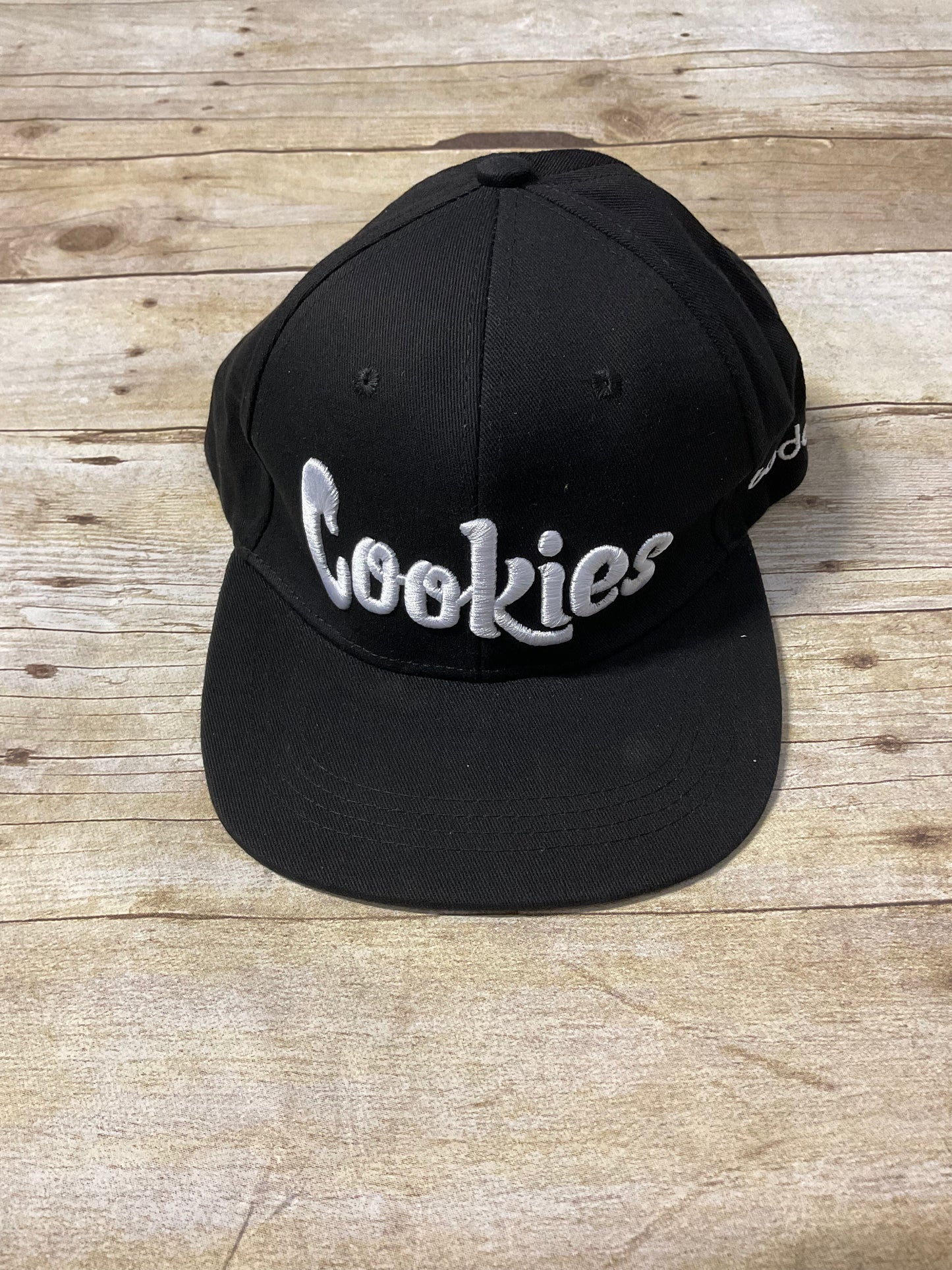 BLACK/WHITE COOKIES HAT